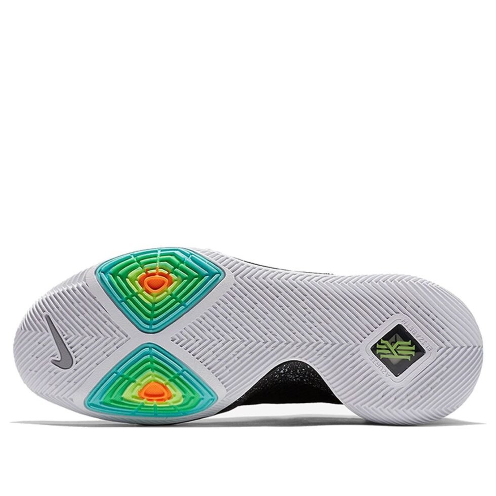 Nike Kyrie 3 EP 'Black White' 852396-018 - Image 4