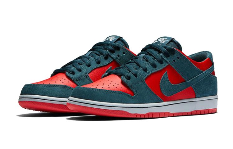 Nike Zoom SB Dunk Low Pro 'Reverse Shark' 854866-336 - Image 3