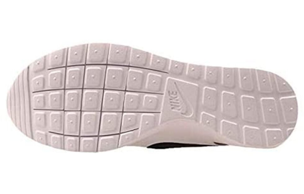 (WMNS) Nike Pedro Loureno x Roshe NM QS 'Black White' 866983-001 - Image 5