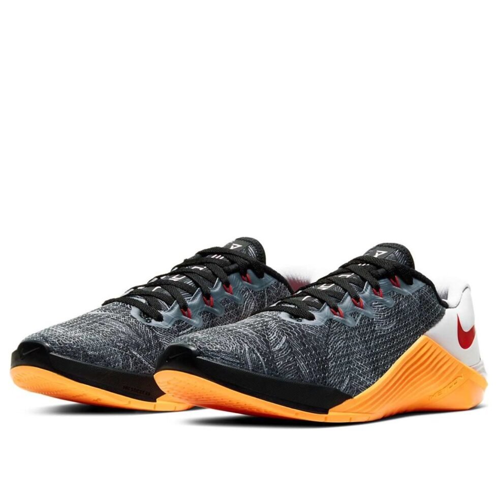 (WMNS) Nike Metcon 5 'Black Laser Orange' AO2982-081 - Image 3