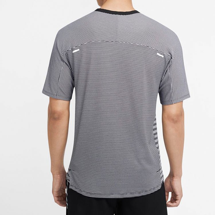 Nike TechKnit Future Fast Running Round Neck Short Sleeve Black White  CU6057-010 - Image 5