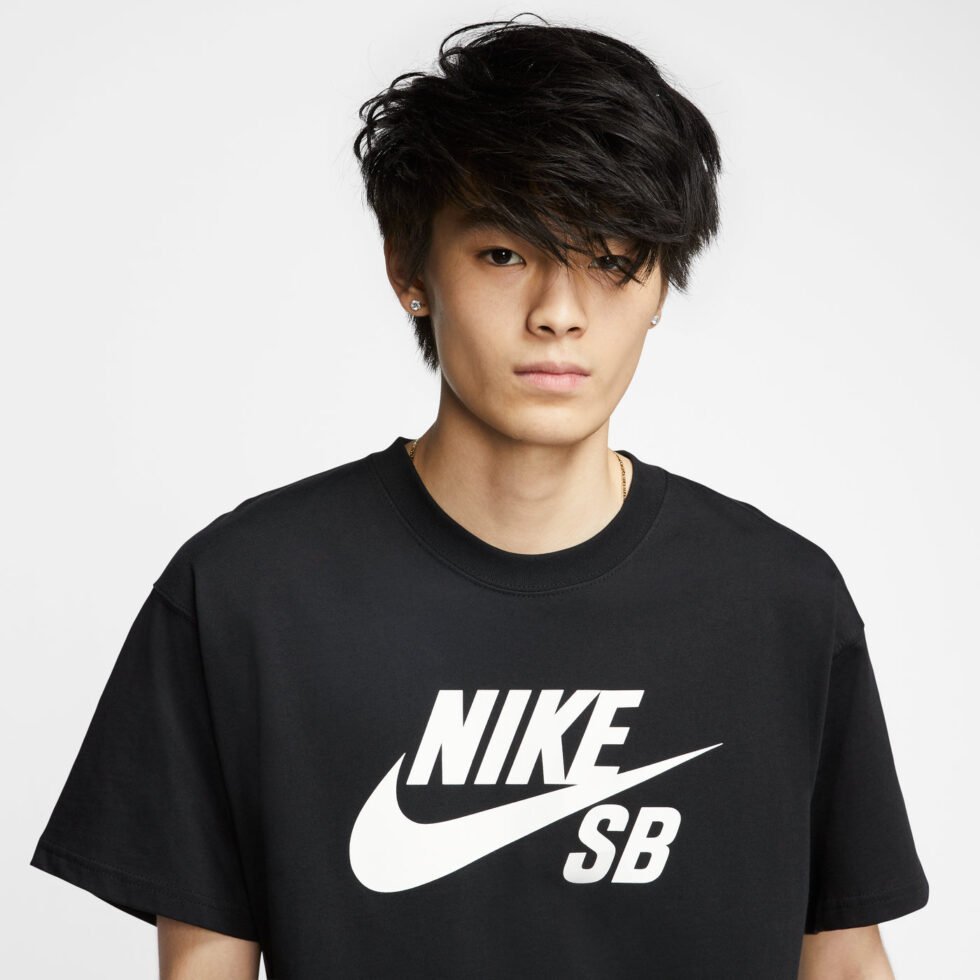 Nike SB Skateboard Big Logo Skateboard Short Sleeve Black CV7540-010 - Image 2
