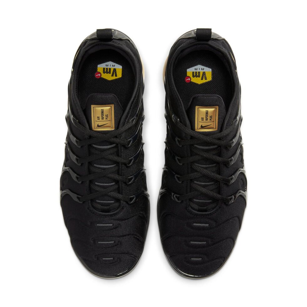 Nike Air VaporMax Plus 'Triple Black Gold' CW7299-001 - Image 4