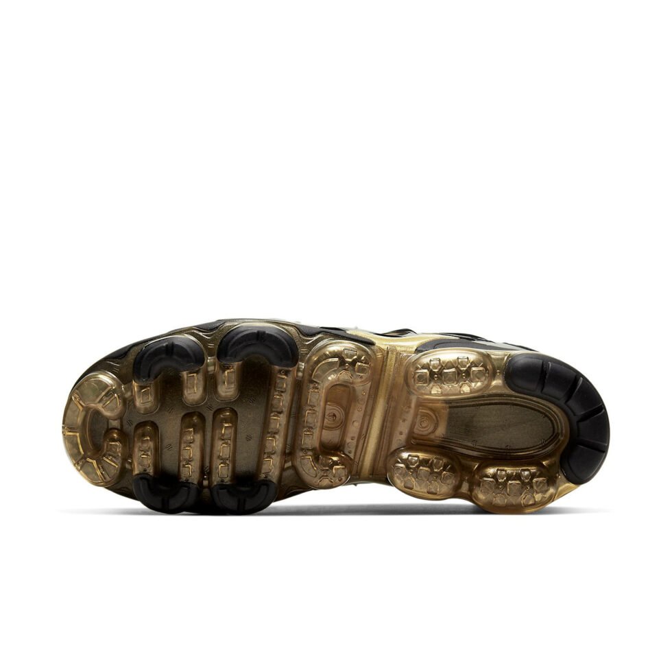 Nike Air VaporMax Plus 'Triple Black Gold' CW7299-001 - Image 6