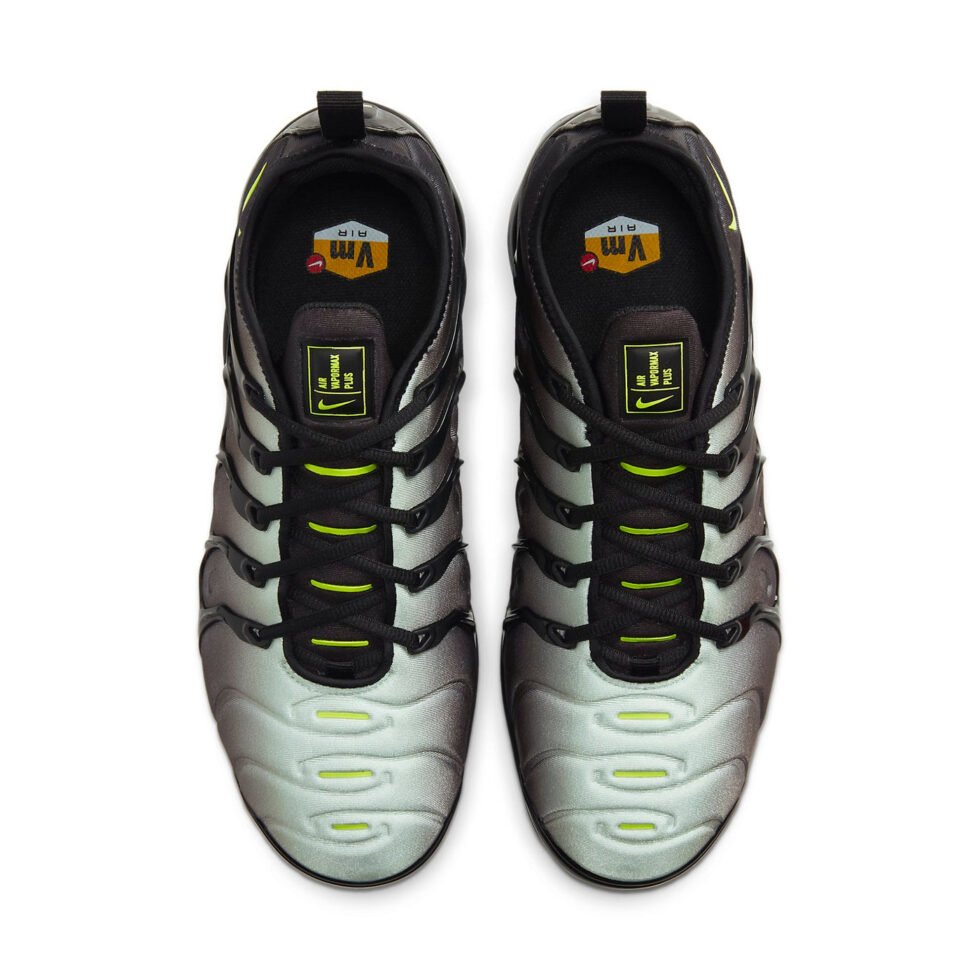 Nike Air VaporMax Plus 'Neon' CW7478-001 - Image 4