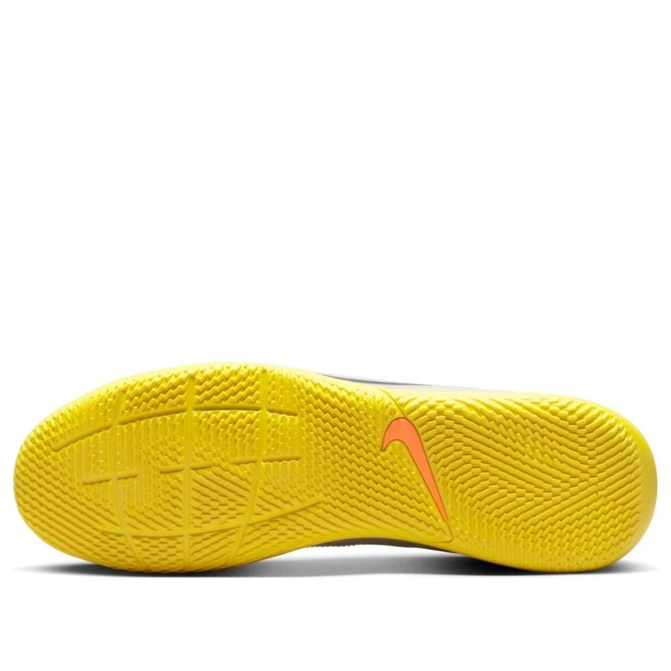 Nike Tiempo Legend 9 Club IC 'Phantom Yellow Strike' DA1189-002 - Image 6