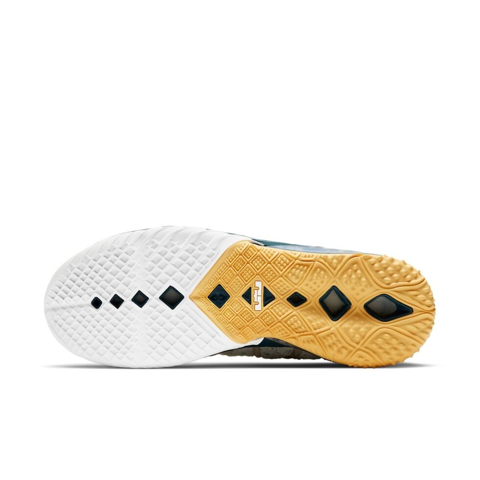 Nike LeBron 18 'Reflections Flip' DB8148-100 - Image 6