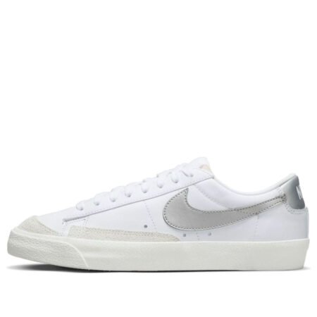 (WMNS) Nike Blazer Low '77 'White Metallic Silver' DC4769-113