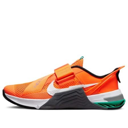 Nike Metcon 7 FlyEase 'Total Orange Clear Emerald' DH3344-883
