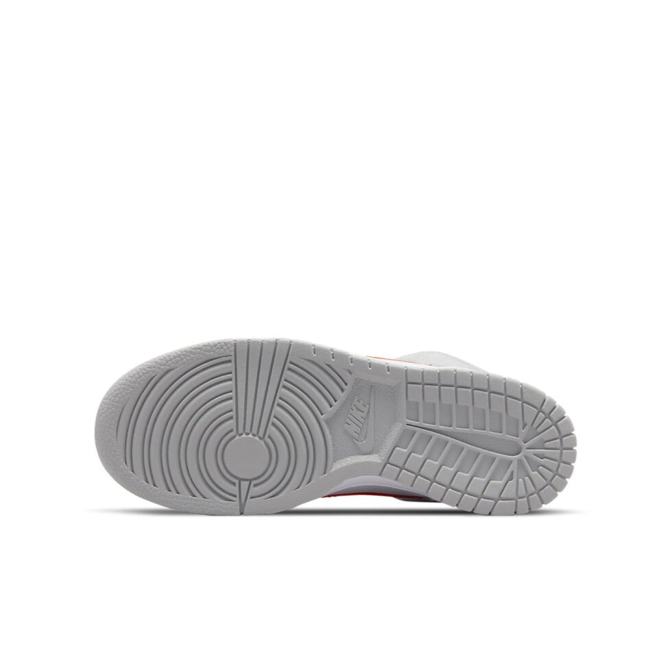(GS) Nike Dunk High SE 'Athletic Club - Light Smoke Grey Gym Red' DH9750-001 - Image 6