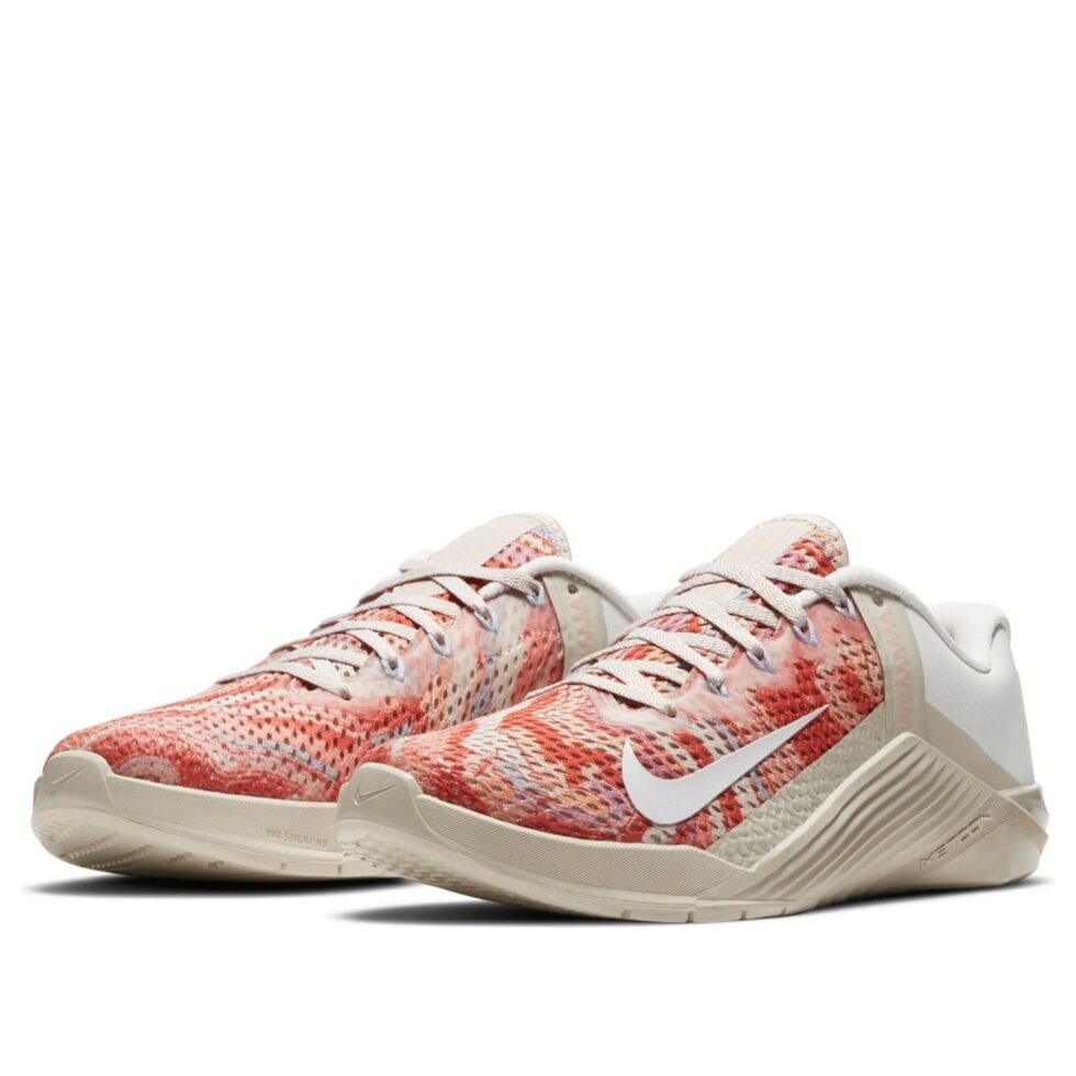(WMNS) Nike Metcon 6 'Desert Sand Crimson Bliss' DJ3076-064 - Image 3