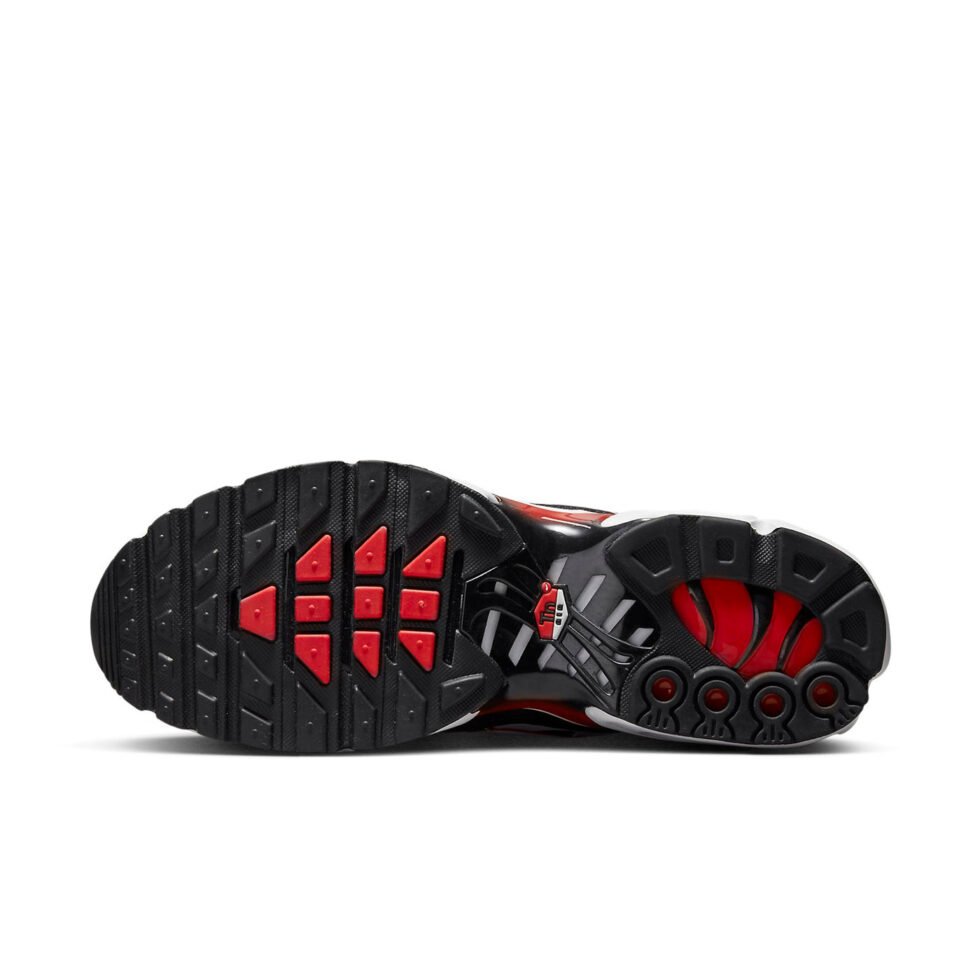 Nike Air Max Plus 'Black WhiteUniversity Red' DM0032-004 - Image 6