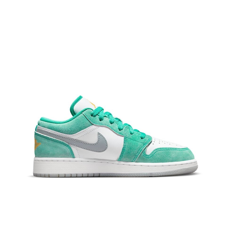 (GS) Air Jordan 1 Low SE 'New Emerald' DO8244-301 - Image 2