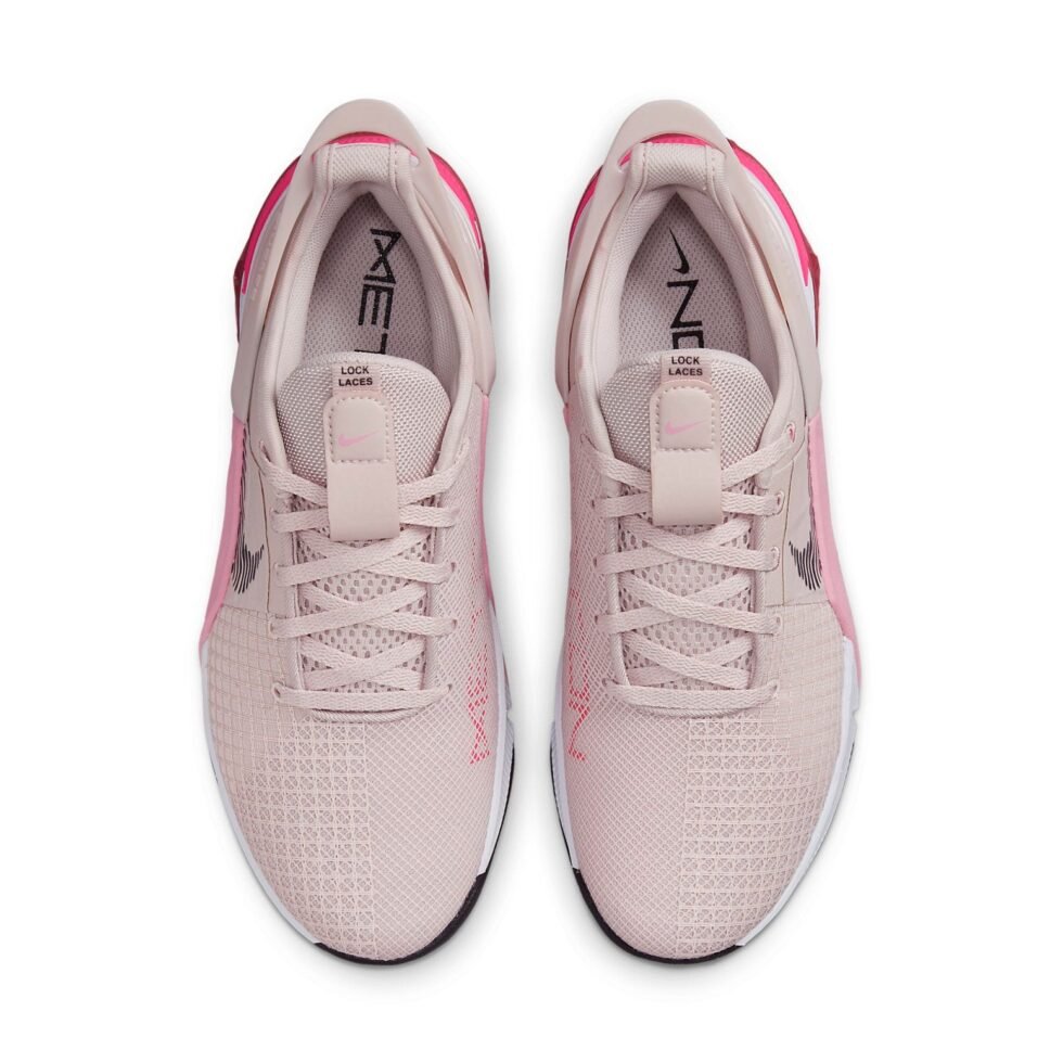 (WMNS) Nike Metcon 8 FlyEase 'Barely Rose' DO9381-600 - Image 4