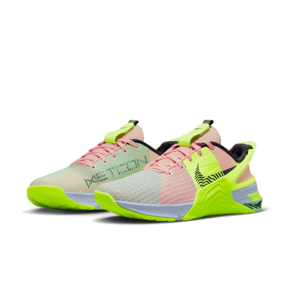 (WMNS) Nike Metcon 8 FlyEase 'Arctic Orange Volt' DO9381-800 - Image 3