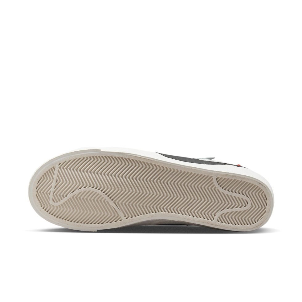 (WMNS) Nike Blazer Low 77 Jumbo 'Photon Dust Red' DQ1470-001 - Image 6