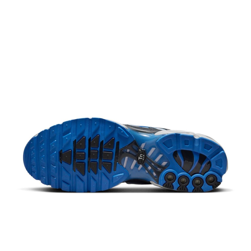 Nike Air Max Plus SE 'Social FC' DQ3981-001 - Image 5