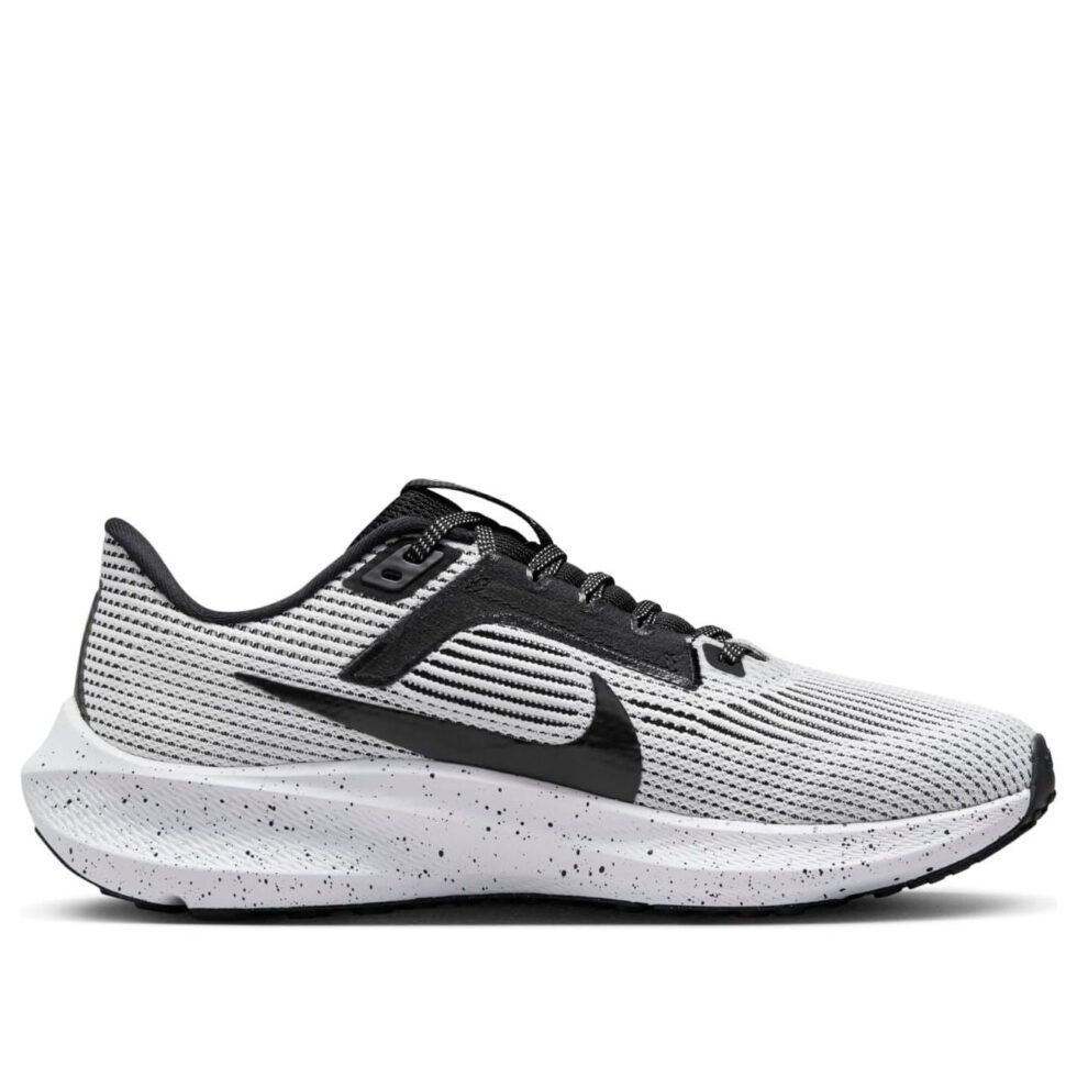 (WMNS) Nike Air Zoom Pegasus 40 'White Black' DV3854-004 - Image 2