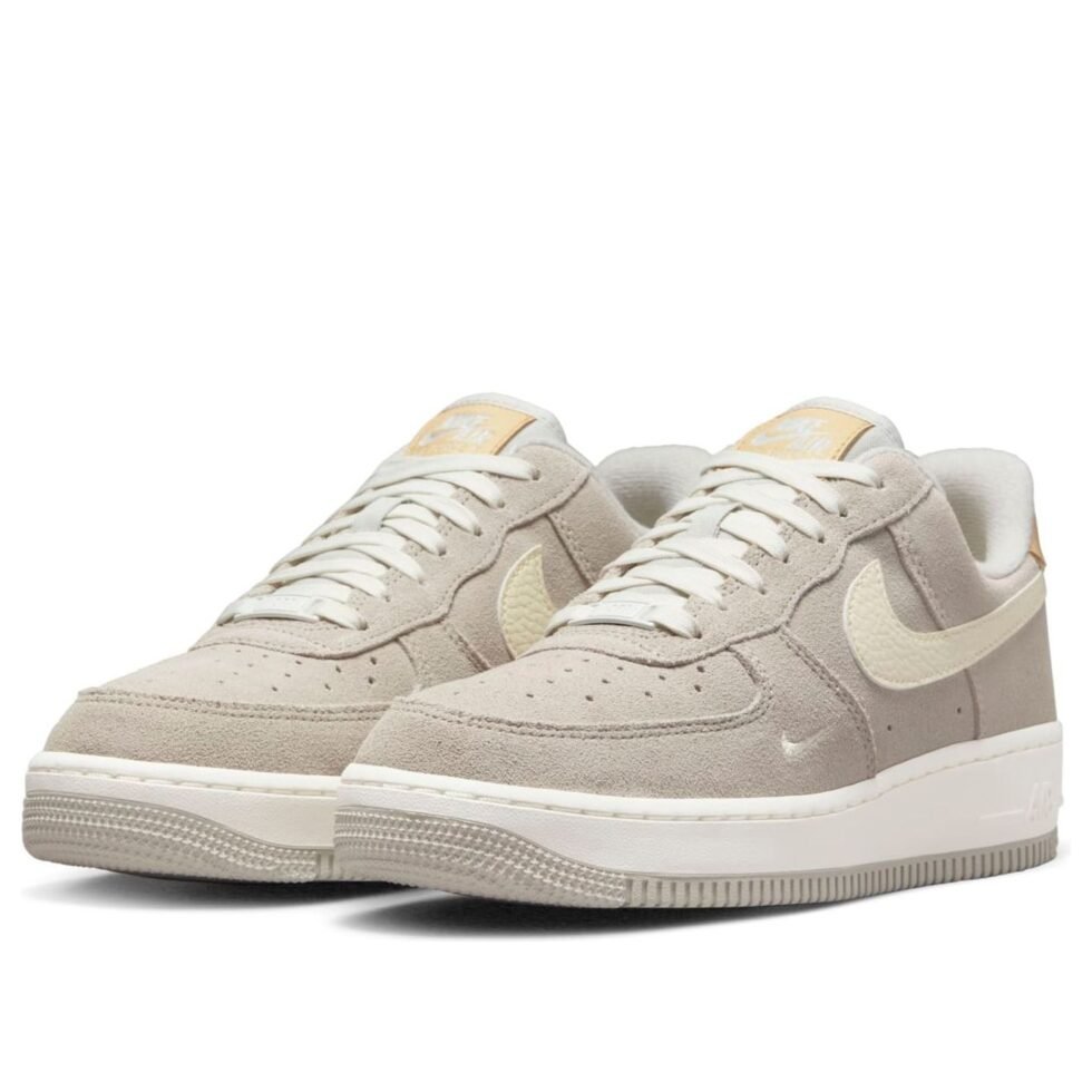 (WMNS) Nike Air Force 1 Low '07 'Light Bone' DZ4863-001 - Image 3
