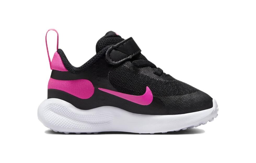 (TD) Nike Revolution 7 'Black Hyper Pink' FB7691-002 - Image 2