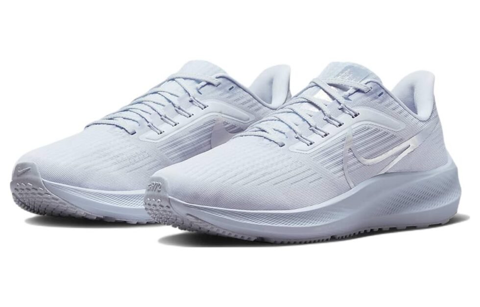 (WMNS) Nike Air Zoom Pegasus 39 'Football Grey Silver' FD0816-085 - Image 4