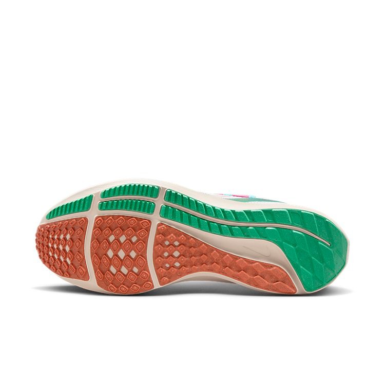Nike Pegasus 40 'Familia' FN0599-100 - Image 5