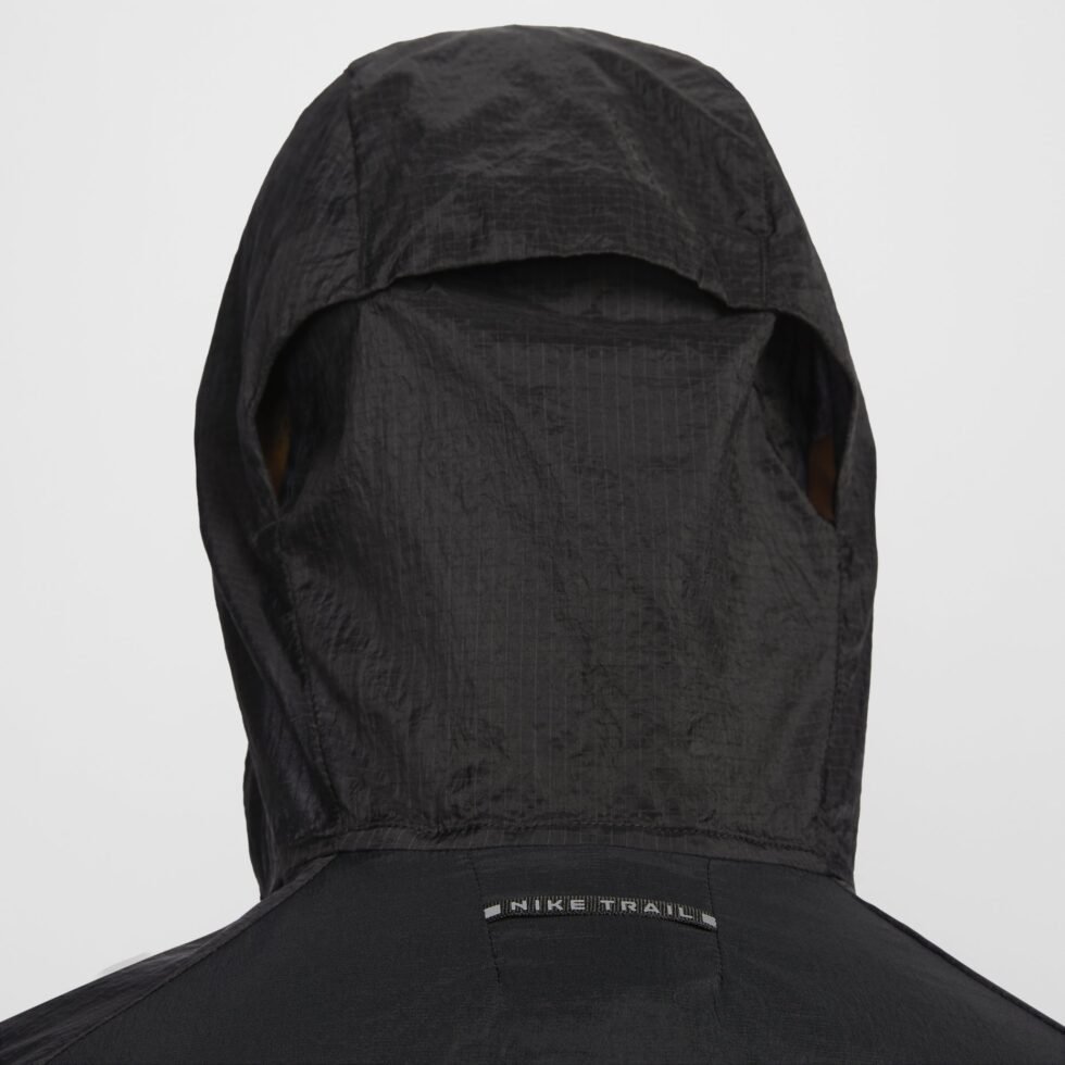 Nike Trail Aireez Running Jacket (Asia Sizing) 'Black' FN4003-010 - Image 5