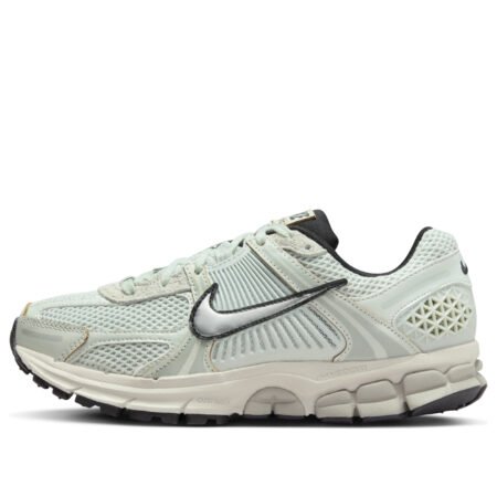 (WMNS) Nike Air Zoom Vomero 5 'Light Silver Chrome' FN6742-001