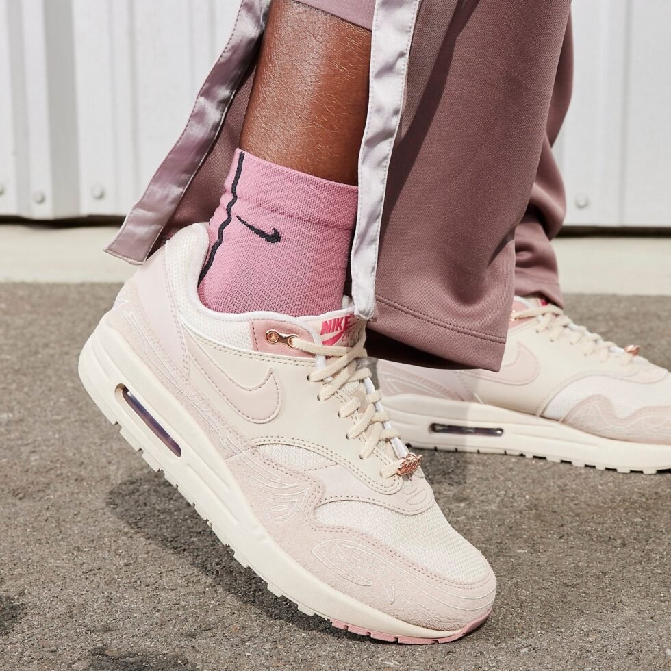 (WMNS) Nike x Serena Williams Design Crew Air Max 1 'Los Angeles' FN6941-200 - Image 6