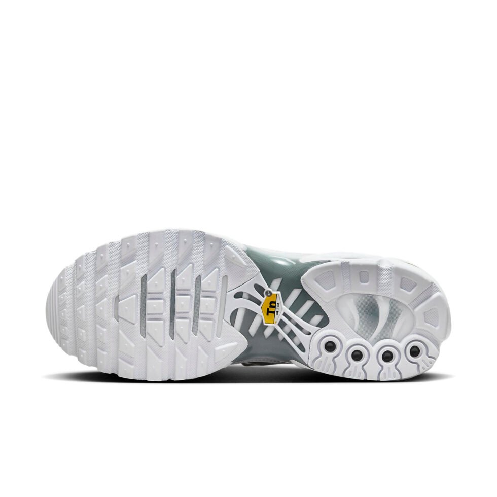 (WMNS) Nike Air Max Plus 'White Metallic Silver' FV0952-100 - Image 6