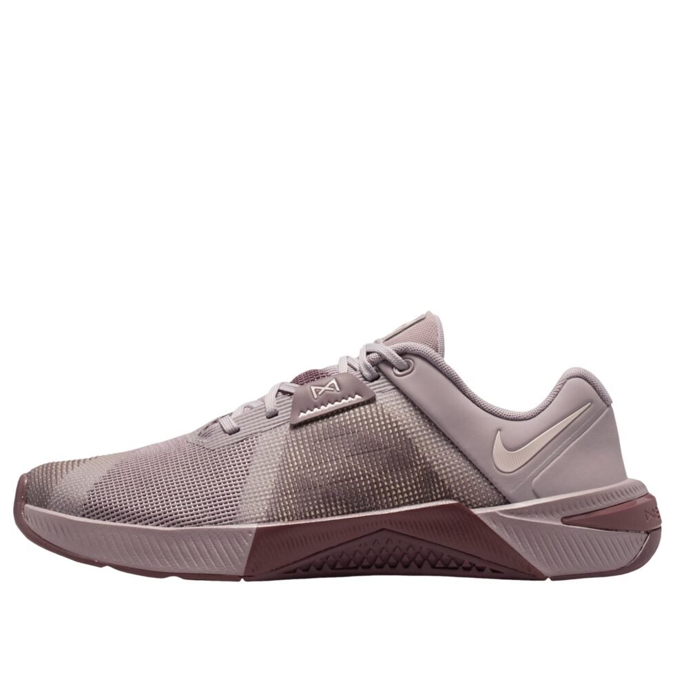 (WMNS) Nike Metcon 10 'Light Violet Ore Tattoo' HQ2620-200