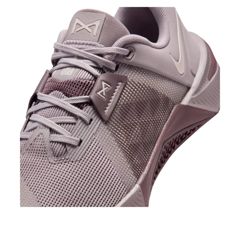 (WMNS) Nike Metcon 10 'Light Violet Ore Tattoo' HQ2620-200 - Image 5