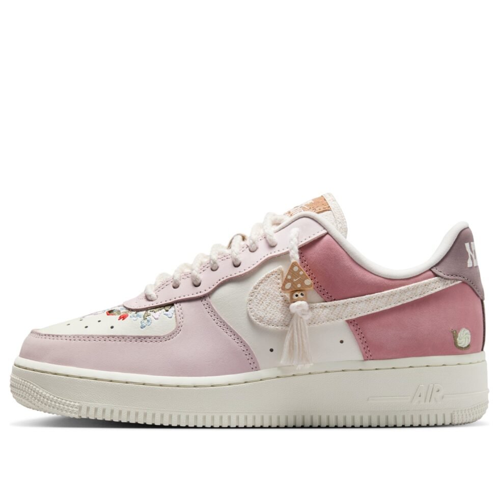 (WMNS) Nike Air Force 1 '07 LX 'Mushroom' IB8874-111