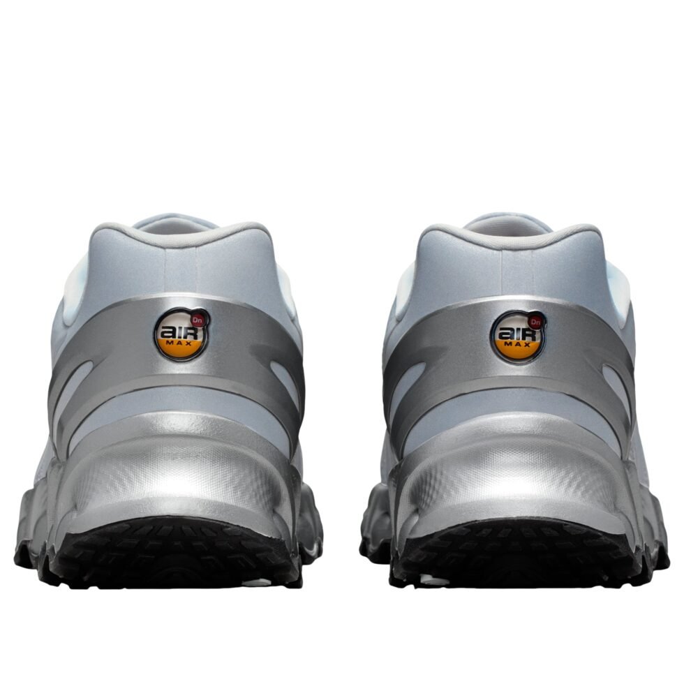 Nike Air Max Dn8 'Metallic Silver Black' IM0700-001 - Image 3