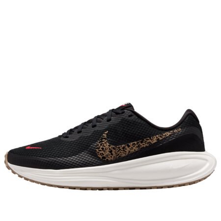 (WMNS) Nike Revolution 8 'Black Fusion Red' IR0208-001