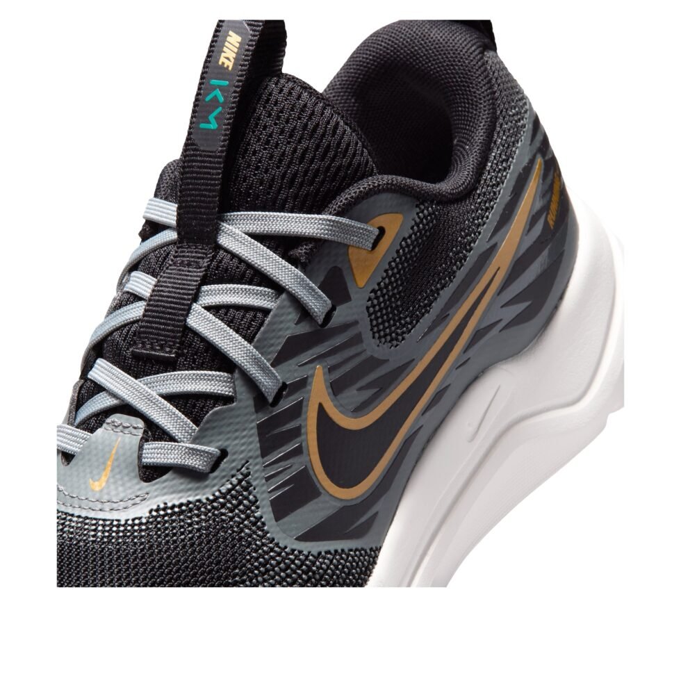 (GS) Nike Cosmic Runner 'Black Smoke Grey' IR0725-001 - Image 6