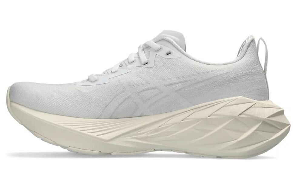 (WMNS) ASICS Novablast 4 'Cream White' 1012B510-102 - Image 2