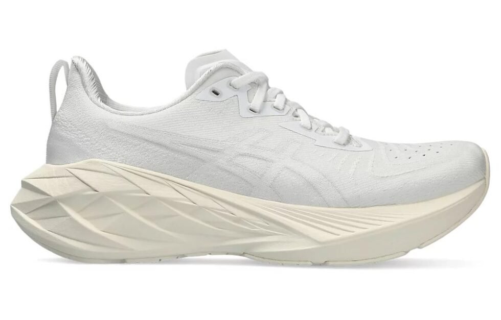 (WMNS) ASICS Novablast 4 'Cream White' 1012B510-102 - Image 3