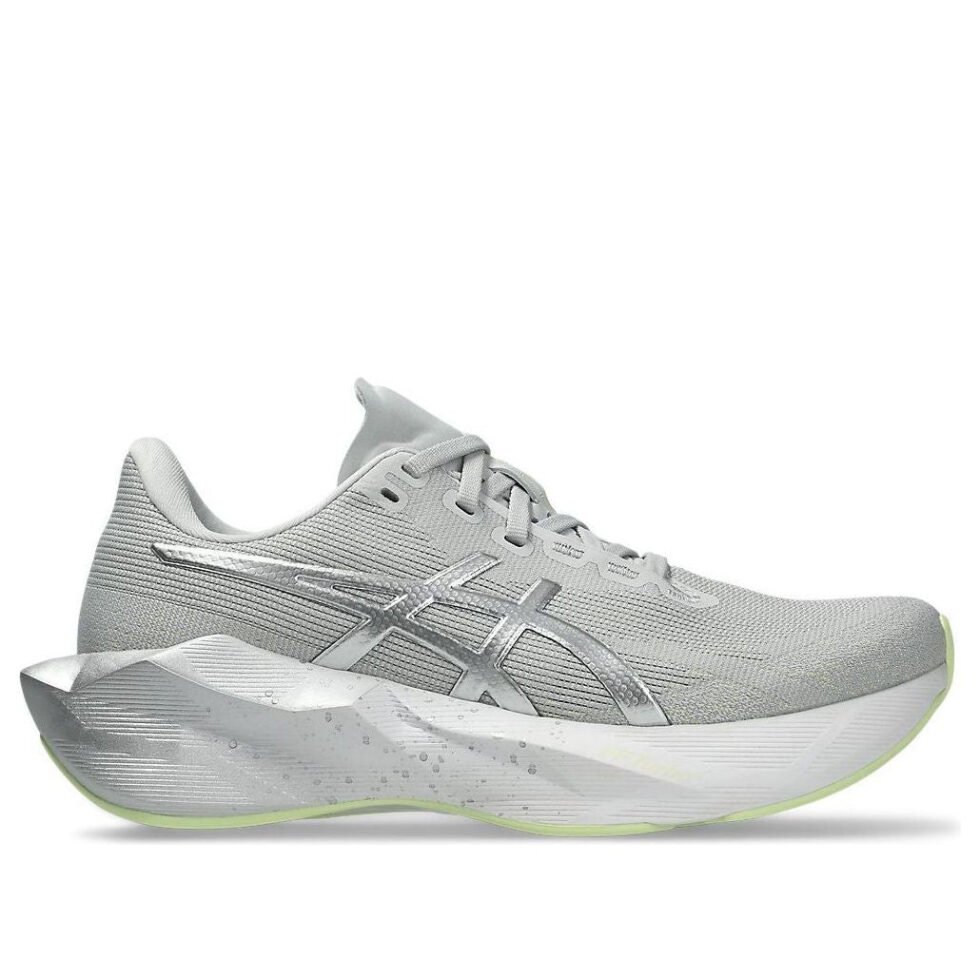 (WMNS) ASICS Novablast 6 'PLatinum Glow Green' 1012C070-020 - Image 2