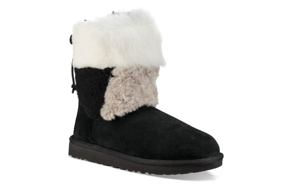 (WMNS) UGG Classic Short Patchwork Fluff Stay Warm Cozy Fleece Lined Black 1098071-BLK - Image 3