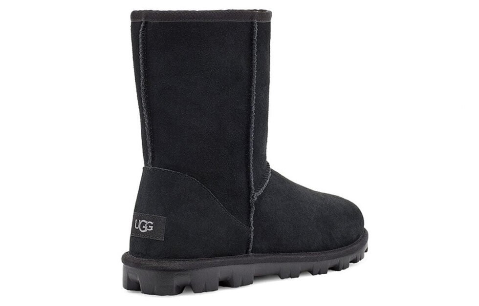 (WMNS) UGG Essential Short II 'Black' 1115032-BLK - Image 5