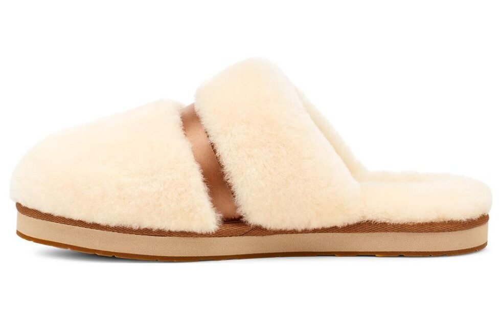 (WMNS) UGG Classic Slipper II 'Light Brown' 1153613-CHE - Image 2