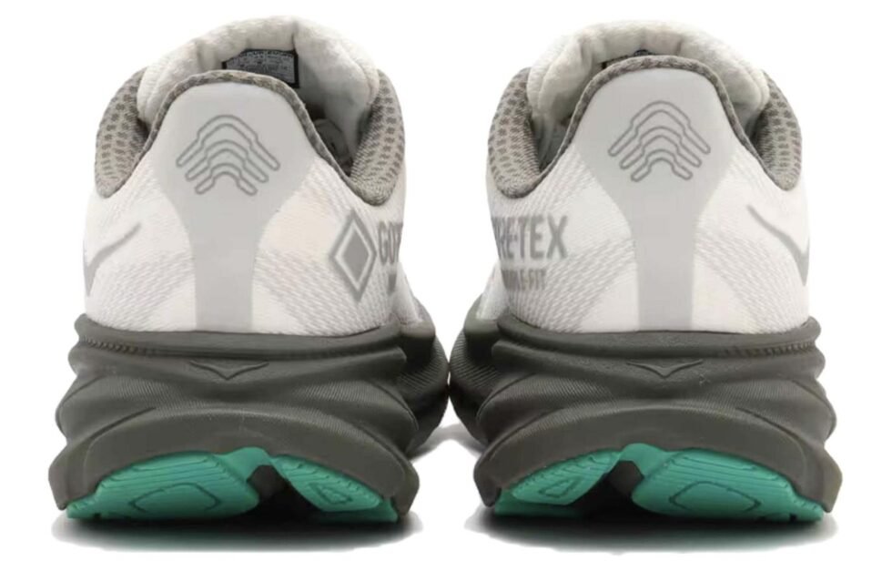 HOKA ONE ONE Clifton 9 GORE-TEX 'Stealth Tech' 1159910-HMS - Image 3