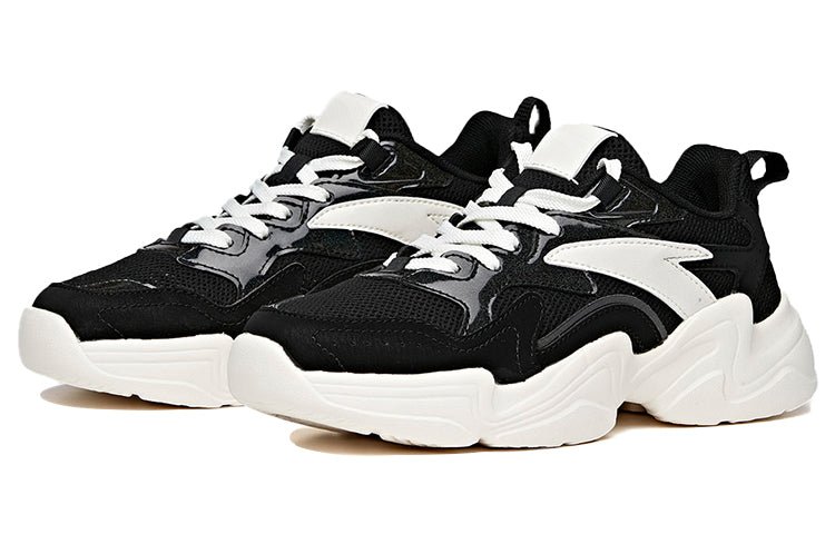 (WMNS) ANTA Life Series Sneakers 'Black White' 122028887-3 - Image 2