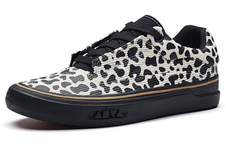 (WMNS) ANTA Attitude Low 'Black White' 122238013-4 - Image 3