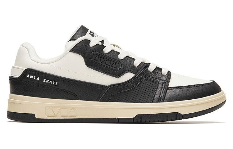 (WMNS) ANTA Lifestyle Low 'Black White' 122248026-1 - Image 2