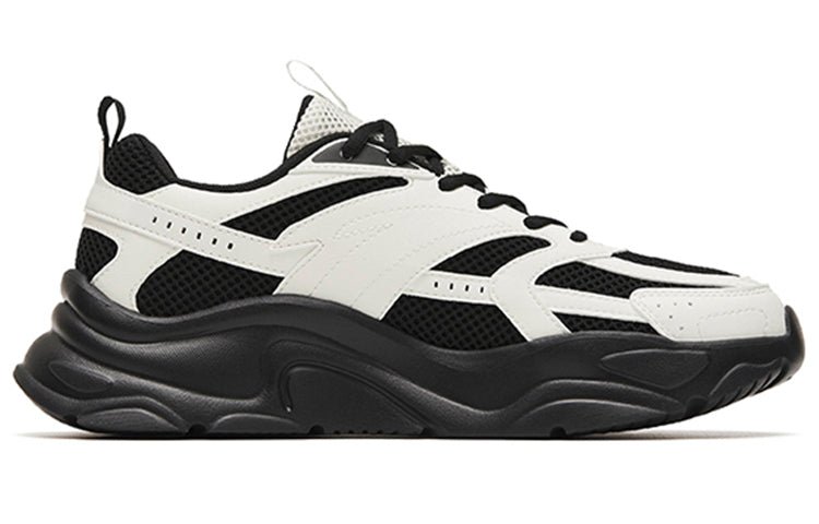 (WMNS) ANTA Life Series Lightweight Casual Sneakers 'Black White' 122258891-3 - Image 2