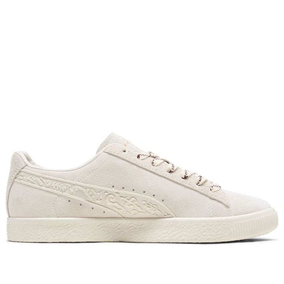 PUMA x We Are Legends Clyde 'Neo-Renaissance' 399641-01 - Image 2