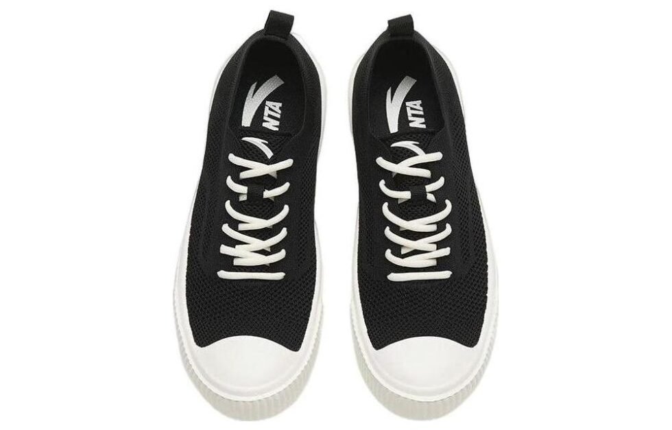 (WMNS) ANTA Low Top Canvas Shoes 'Black White' 922328092-6 - Image 3