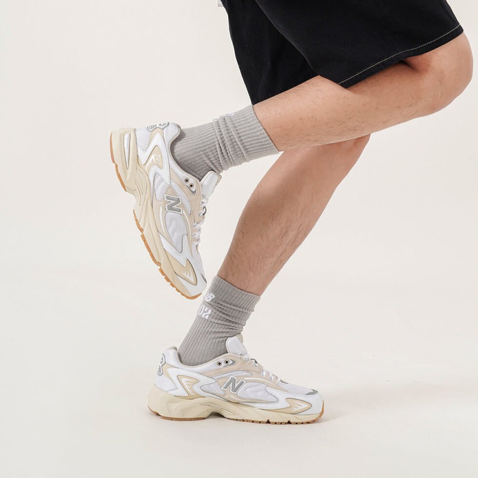 New Balance 725 'Bone Metallic Silver' ML725T - Image 9